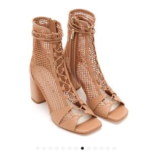 Daniella Shevel- Romi - Color- creamy camel